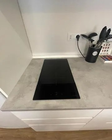 Monolocale Con Terrazzo * Modène