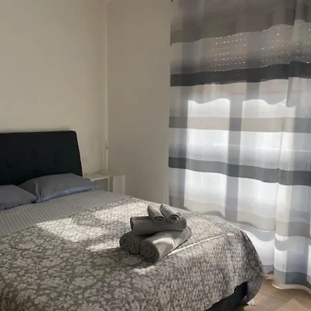 Monolocale Con Terrazzo Апартаменты Модена