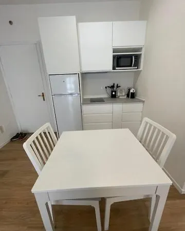 Monolocale Con Terrazzo * Модена